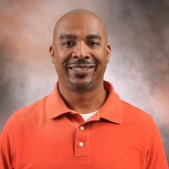 Deandros Long headshot
