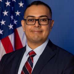 Julio Reyna headshot