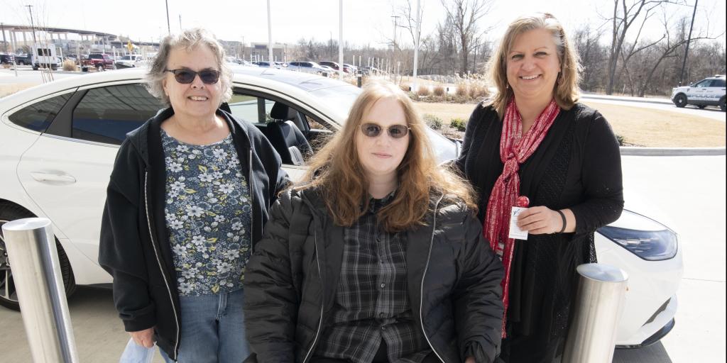Blue Star Mothers of America assisting Tulsa Endoscopy Patients