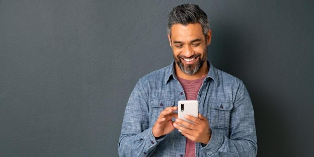 Veteran using smart phone