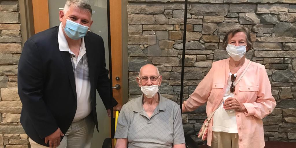 .S. Navy Veteran Carroll Bond visits Martinsburg VAMC to receive WWII service pin.