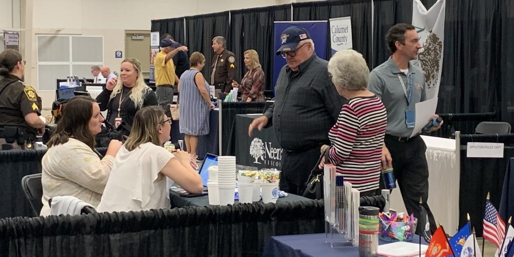 Veterans check out booths at Fond du Lac event