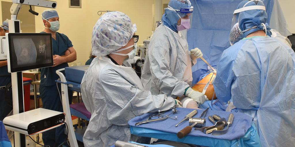 A VA surgical team is assisted by the CORI Surgical System while treating a Veteran in the operating room at the W.G. (Bill) Hefner Salisbury VA Medical Center in Salisbury, North Carolina, May 1, 2023.
