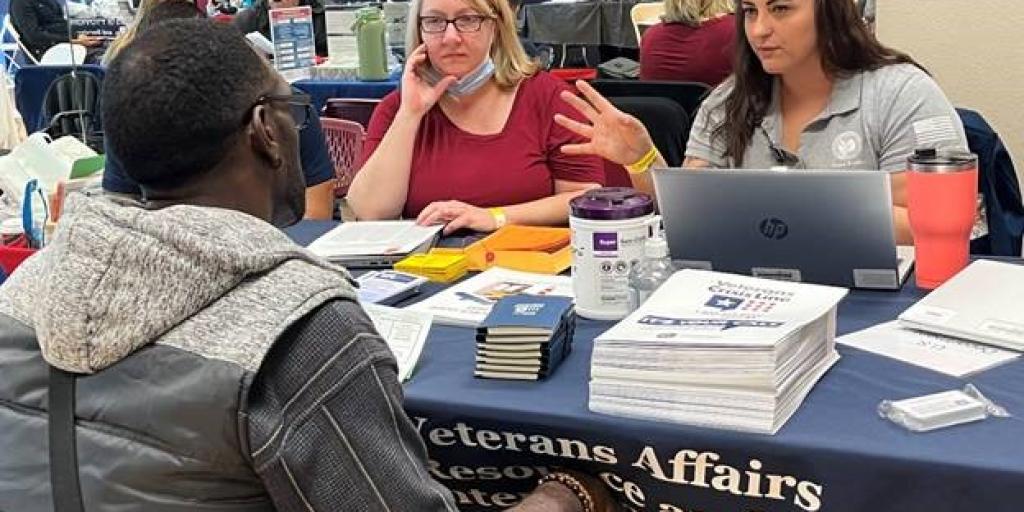 VA Southern Nevada Healthcare System (VASNHS) staff outreaching efforts to help meet VA’s goal to house 38,000+ Veterans experiencing homelessness nationwide in 2023.
