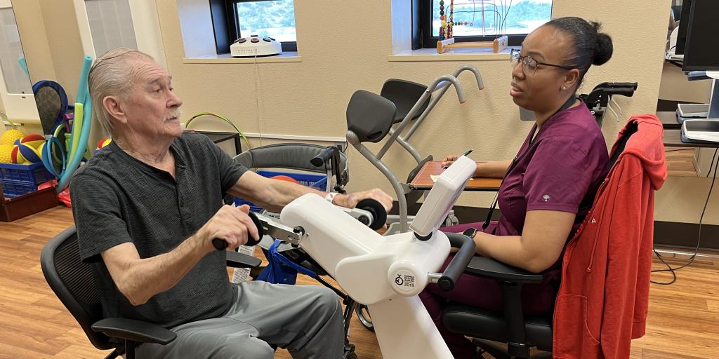Veteran completes physical therapy at WTVAHCS CLC.