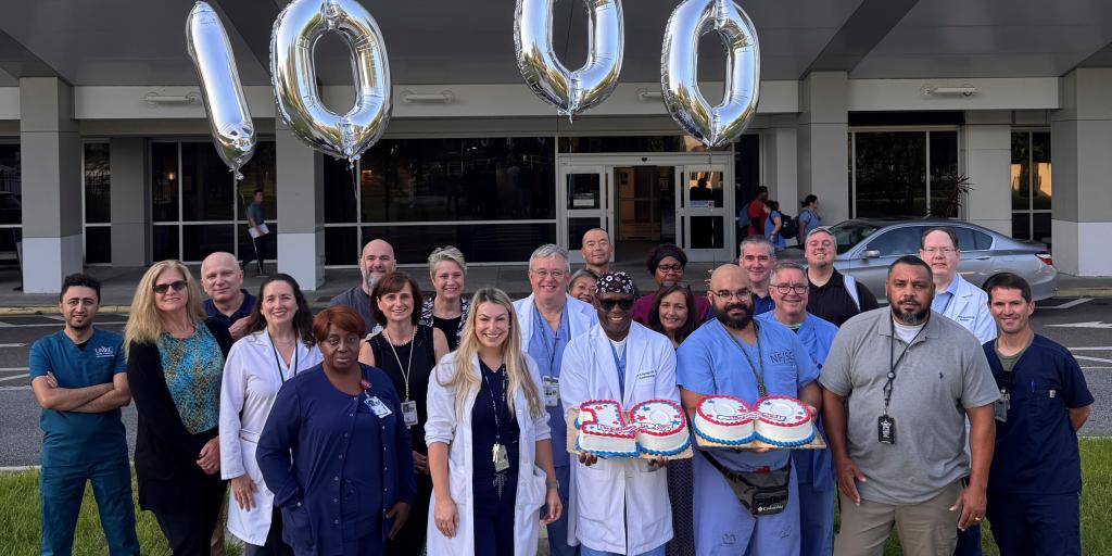 Robot-Assisted bronchoscopy staff come together to celebrate the completion of 1000 Robot-Assisted Bronchoscopy procedures.