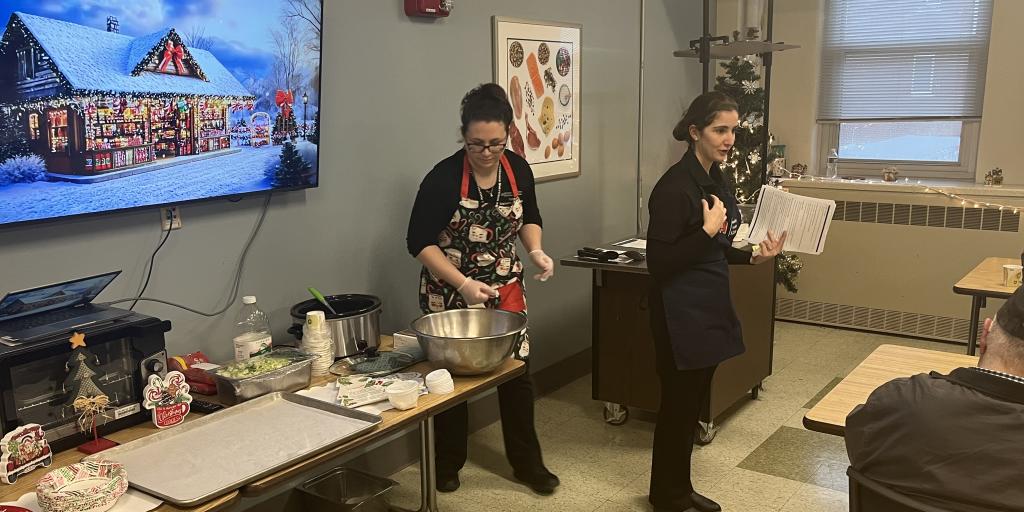 VA Providence Dietitian Lily Curreri tells Veterans about all of the healthy eating options they have during the holidays.