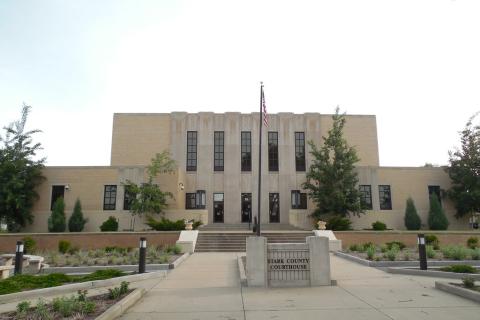 Front view of the Stark County, ND, Courthouse