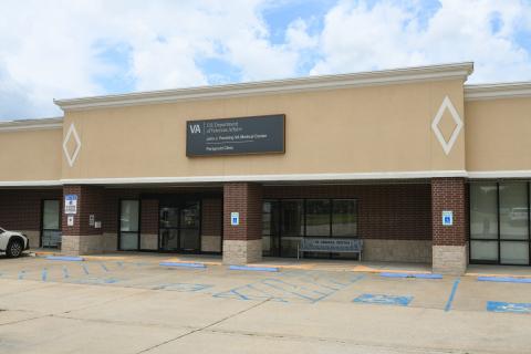 Front view of Paragould VA clinic