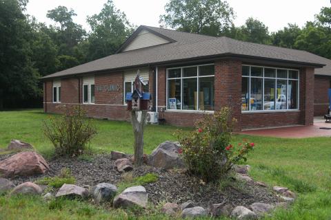 Exterior view of Robert Silvey VA Clinic