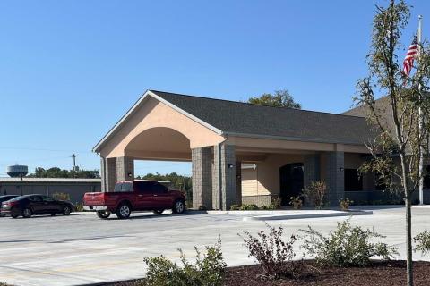 exterior  of VA clinic in Vincennes IN