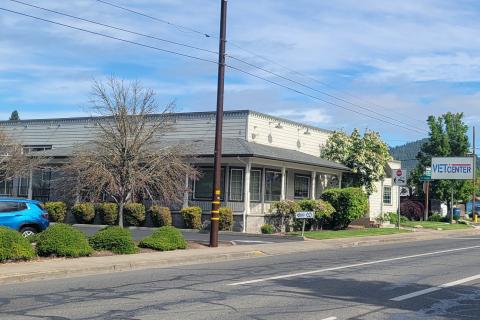 The Grants Pass Vet Center is located on the corner of 7th street and Steiger street, in Grants Pass, OR.