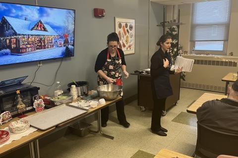 A Dash Of Holiday Flavor: Healthy Teaching Kitchen Holiday Cooking ...