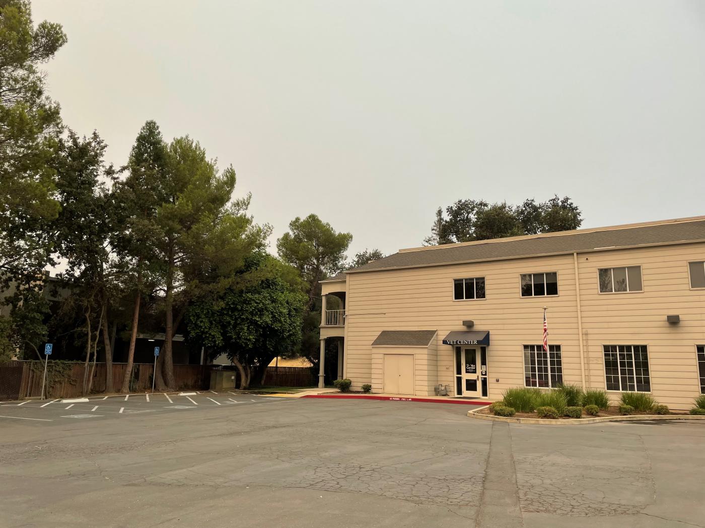 Citrus Heights Vet Center entry from parking lot.