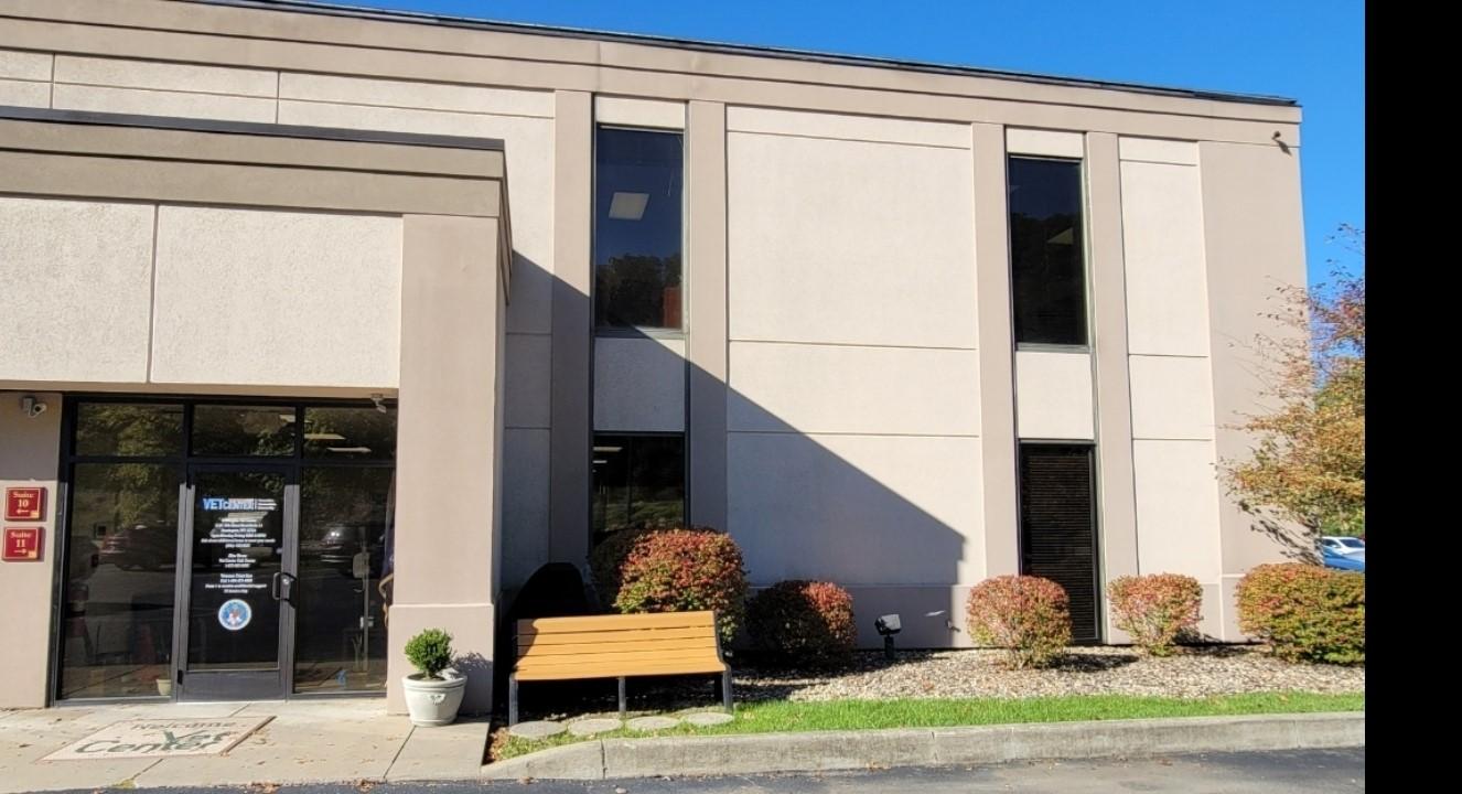 Huntington Vet Center storefront view from parking lot.