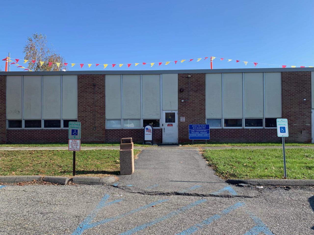 Putnam Handicap spot Side Entrance