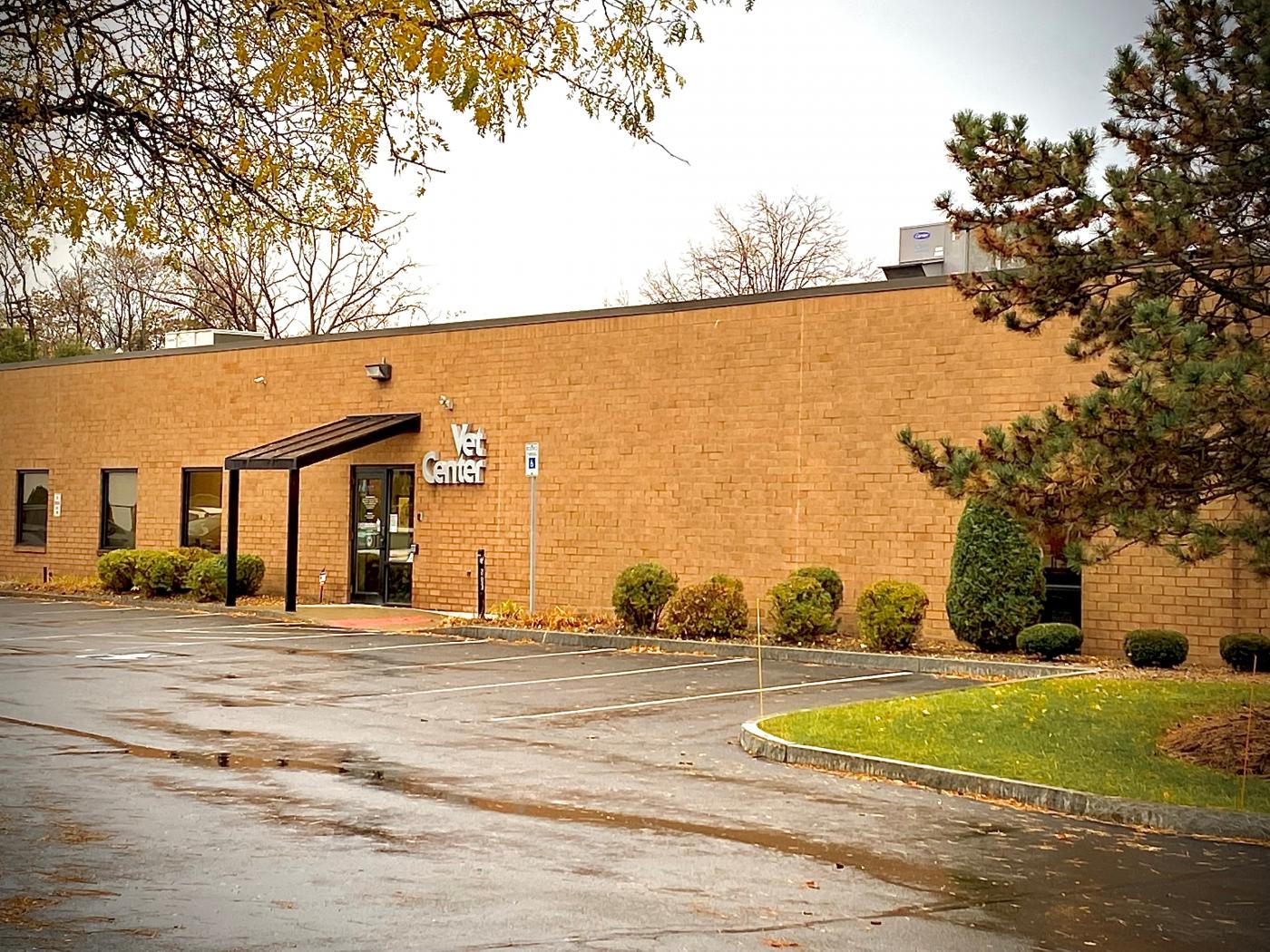 Syracuse Vet Center from Pine Street, looking east. Front entrance visible.