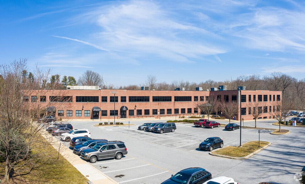 The Wilmington Vet Center, is located inside of the large brick biulding.
