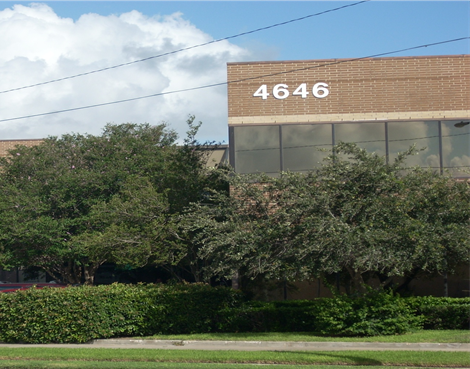 Front view of the building where Vet Center is located.
