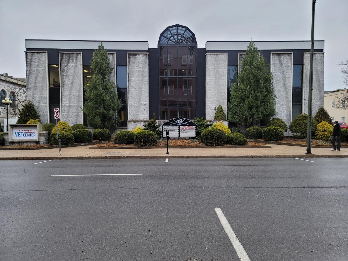 Front of Vet Center