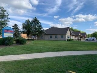Exterior picture of Orland Park Vet Center building from street