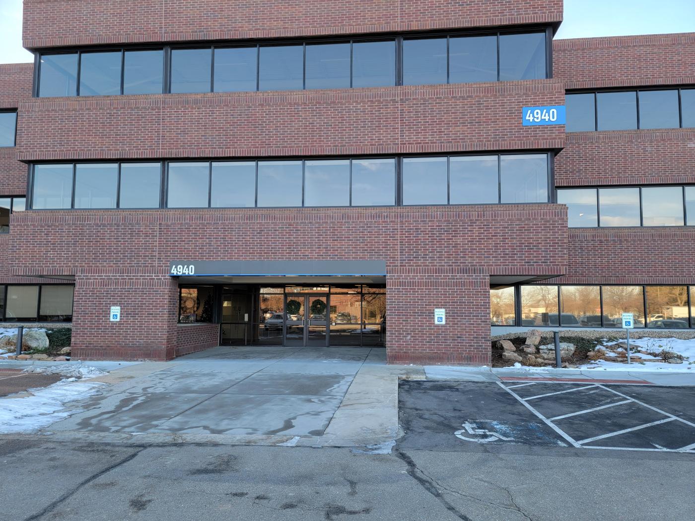 Main Entrance for the Boulder Vet Center