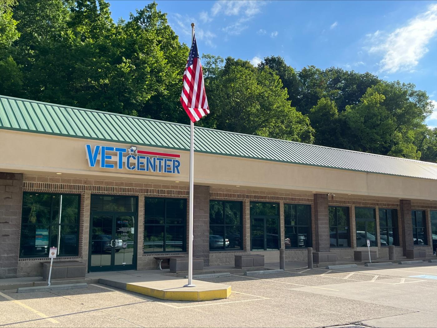 Main entrance of Wheeling Vet Center.