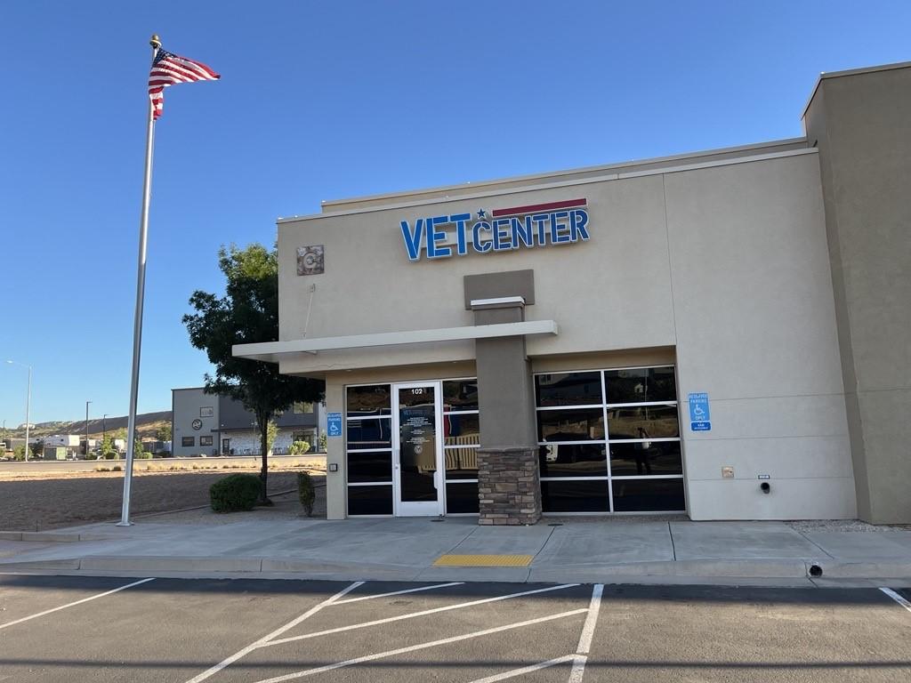 Saint George Vet Center front picture.