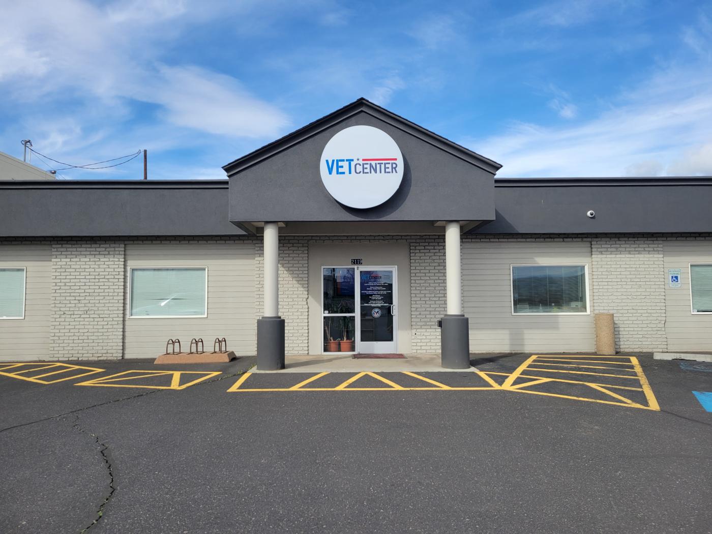 Yakima Vet Center entrance Photo.